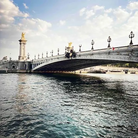 Peniche De Charme Au Pont Alexandre Iii Parigi